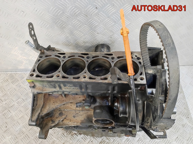 Блок двигателя Volkswagen Golf 4 1,6 BCB Бензин