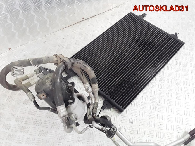 Радиатор кондиционера комплект Audi A4 8D0260401E