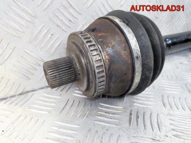 Полуось передняя левая Audi A4 B6 8E0407271T АКПП