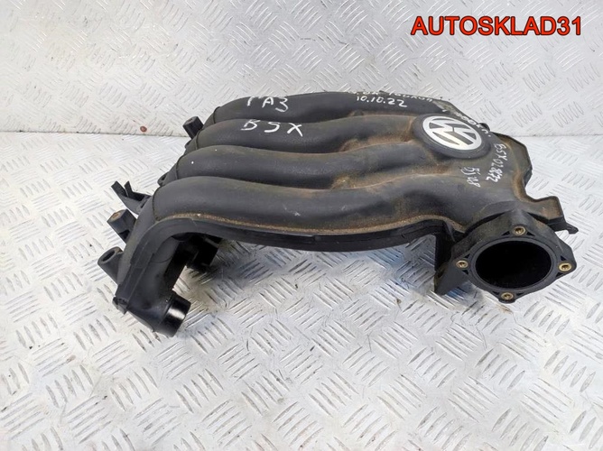 Коллектор впускной VW Touran 2,0 BSX 06A133203BN