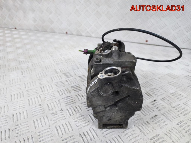 Компрессор кондиционера Audi A6 C5 4B0260805C