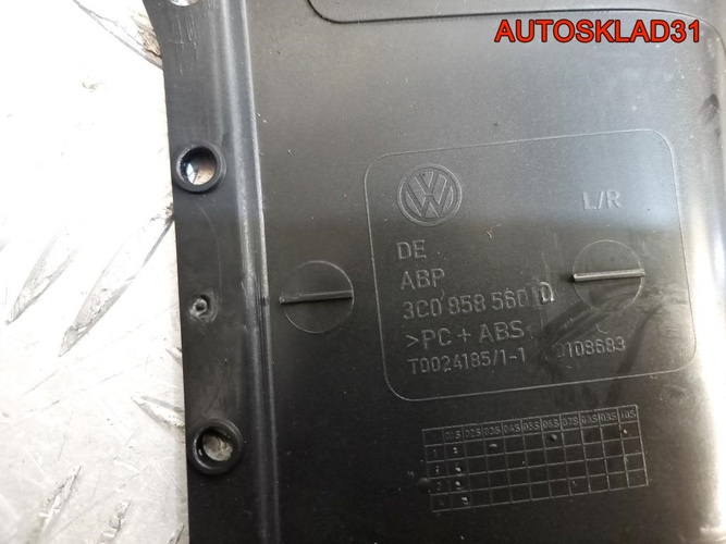 Кожух рулевой колонки VW Passat B6 3C0858560D