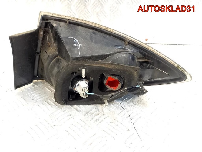 Фонарь задний наружный левый Mazda 3 BK BP4L51160