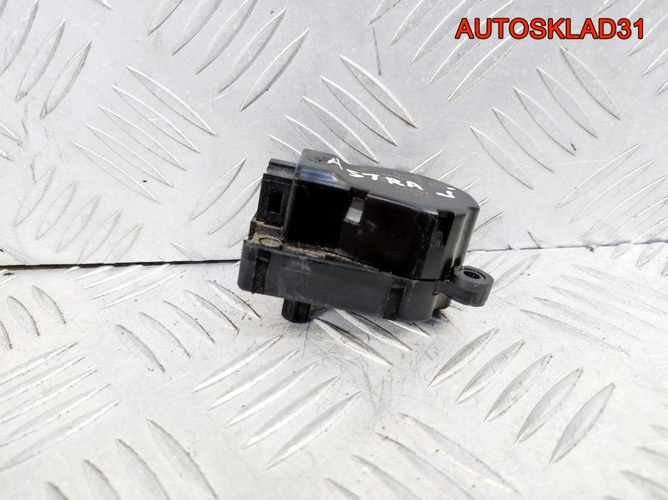 Моторчик заслонки отопителя Opel Astra J 13276240