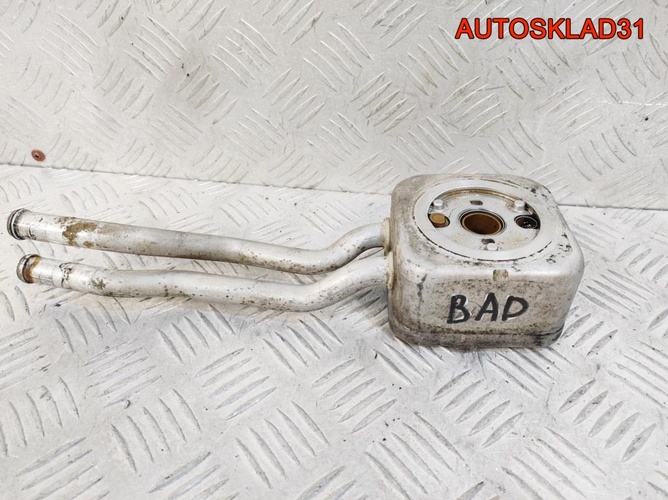 Радиатор масляный VW Golf 4 1.6L BAD 036117021H