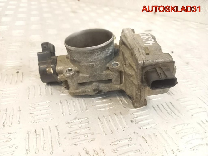 Заслонка дроссельная Mitsubishi Carisma 1.8 4G93