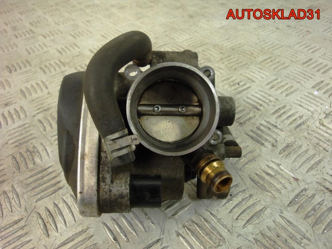 Дроссельная заслонка Opel Astra H Z16XER 55560398