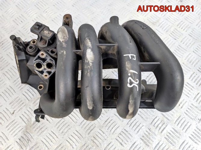 Коллектор впускной Ford Fiesta 6 1.25 XS6E9424CC