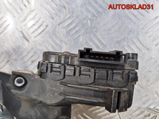  Педаль газа Audi A4 B5 8D1721523J Дизель