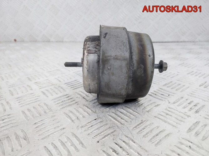 Опора двигателя Audi A4 B6 2.5 8E0199379E Дизель