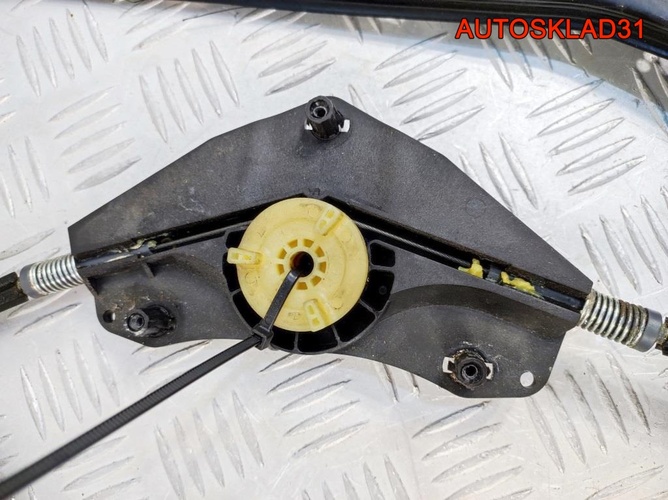 Стеклоподъемник передний левый VW Golf 5 1K4837461