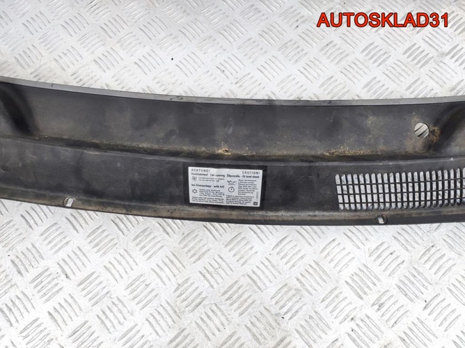 Решетка стеклоочистителя Opel Corsa D 13203618