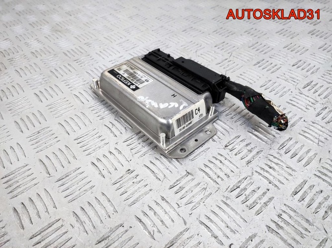 Блок ЭБУ Kia Picanto 1,1 G4HG Бензин 3911002045