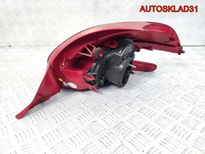 Фонарь задний левый Peugeot 208 9672628280