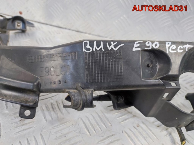 Кронштейн фары правый BMW E90 51117138402