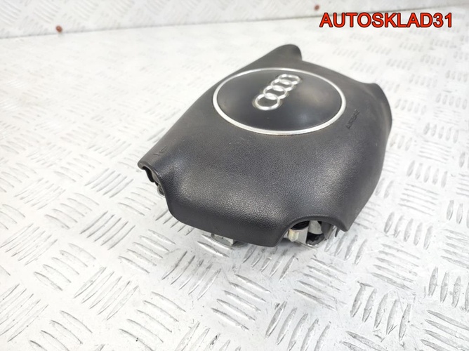 Подушка безопасности в руль Audi A3 8P1 8P0880201D