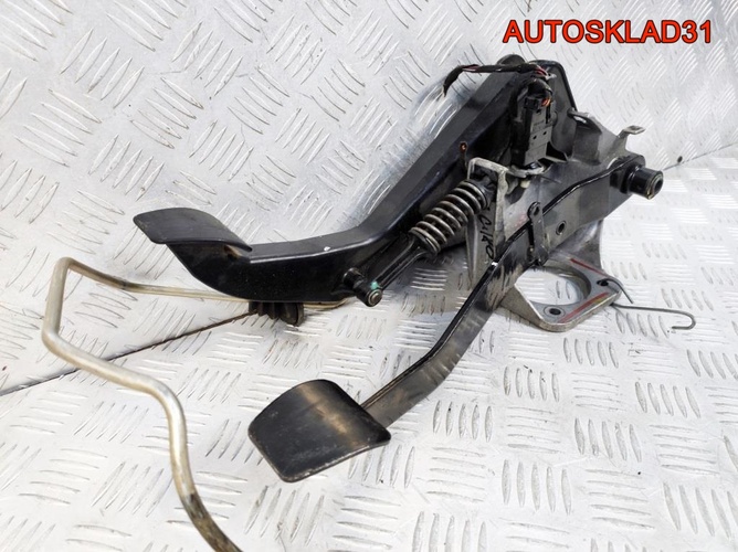 Блок педалей МКПП Mercedes Benz W210 A2102900519