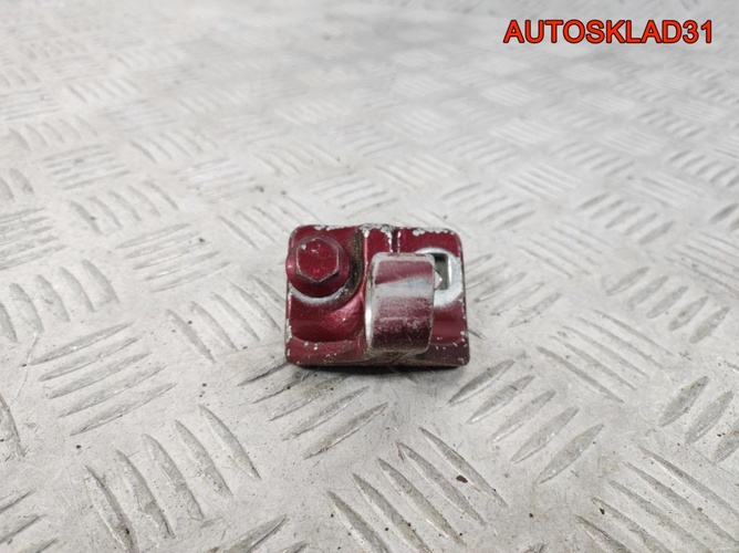 Петля двери задней левой верхняя Mercedes W203