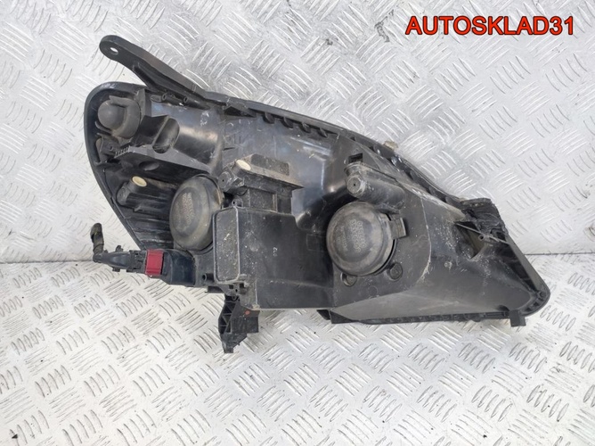 Фара левая Opel Zafira B 24451052