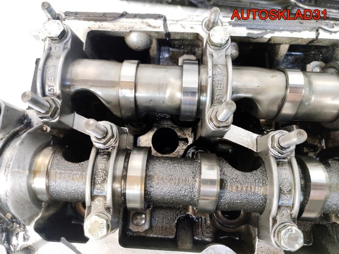 Головка блока правая Audi A6 C5 2,5 BDG Дизель