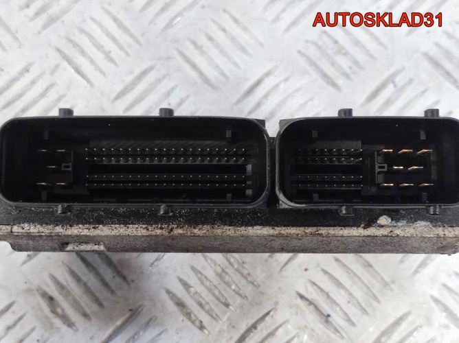 Блок эбу Volkswagen Polo 4 1,2 BME 03E906033R