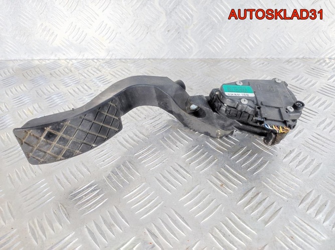 Педаль газа Audi A4 B5 8D1721523E Бензин