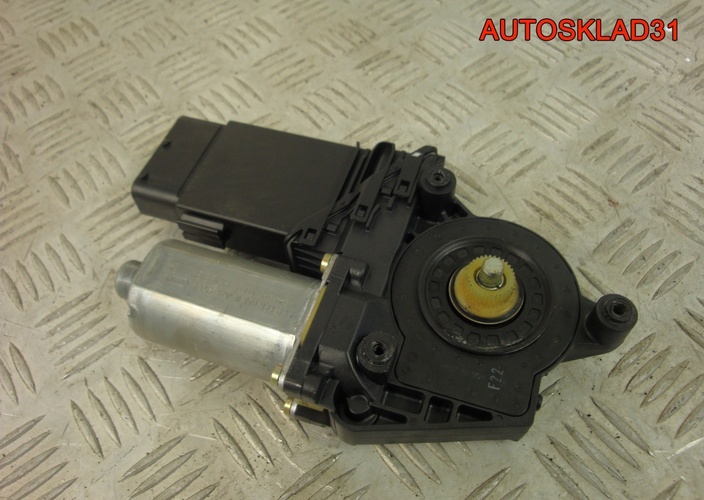 Моторчик стеклоподъёмника VW Passat B5+ 0130821695