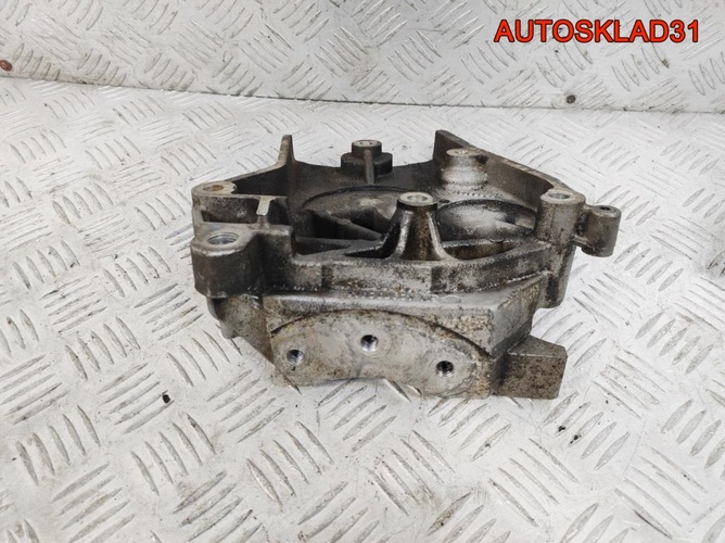 Кронштейн двигателя правый Opel Insignia 55566020