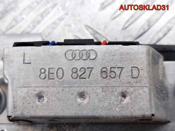 Накладка двери багажника Audi A3 8P 8P08275743FZ