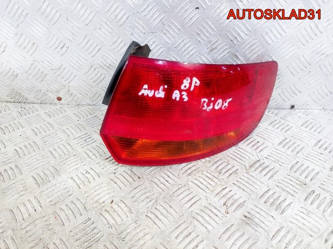 Фонарь задний наружный правый Audi A3 8PA 8P4945096C