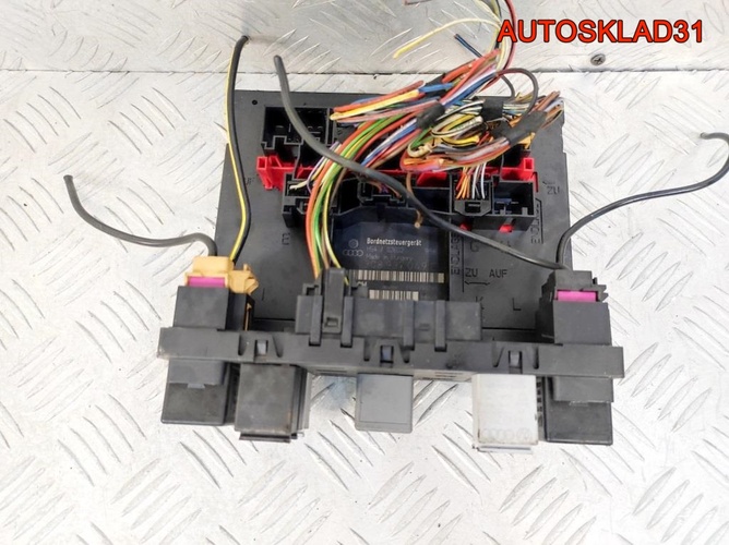Блок комфорта Volkswage Touran 3C8937049E