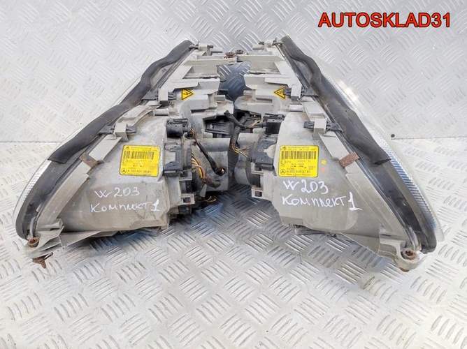 Фары ксенон комплект Mercedes W203 A2038203861