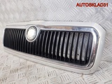 Решетка радиатора Skoda Octavia 1U0853651 (Изображение 2)
