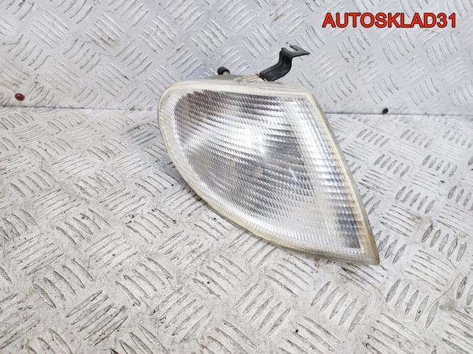Указатель поворота правый VW Sharan 0311325002