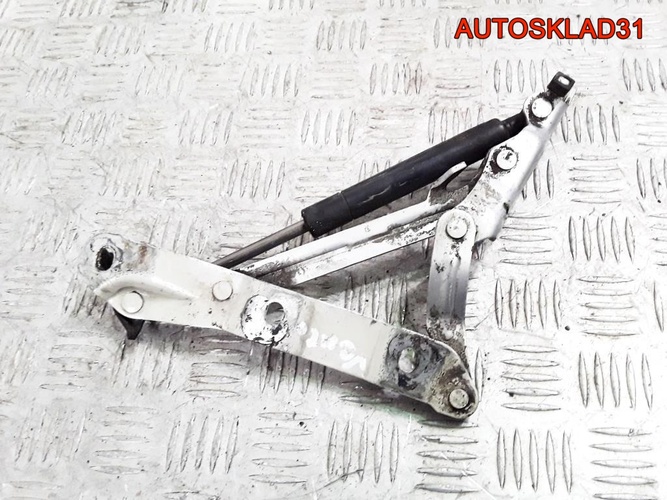 Петля крышки багажника правая Volkswagen Vento