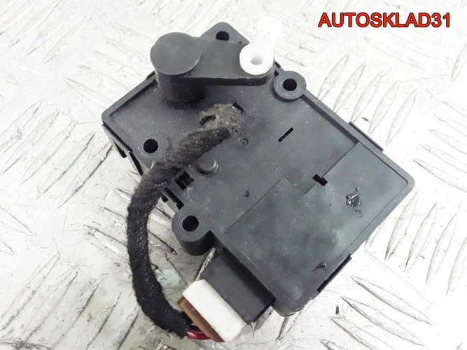 Моторчик заслонки печки Митсубиси Галант MR268260