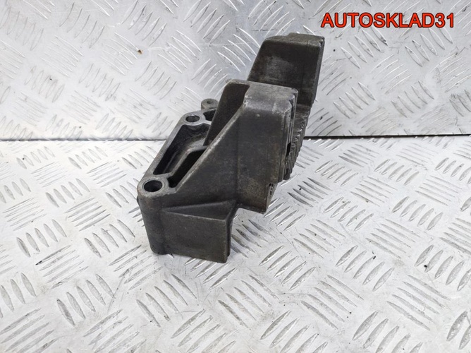 Кронштейн двигателя Opel Movano 2,2 G9T 7700312867