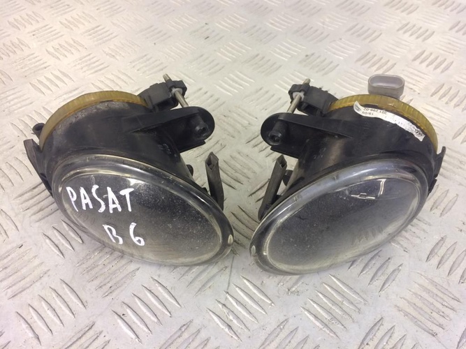 Фара противотуманная VW Passat B6 3C0941699B