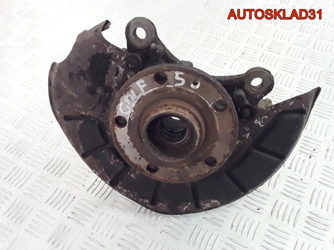 Кулак поворотный перед левый VW Golf 5 1K0407255AA