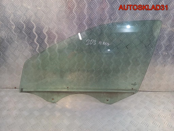 Стекло переднее левое Mercedes W203 A2037250110