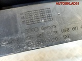 Накладка заднего бампера с катафотами Audi A8 4E (Изображение 4)