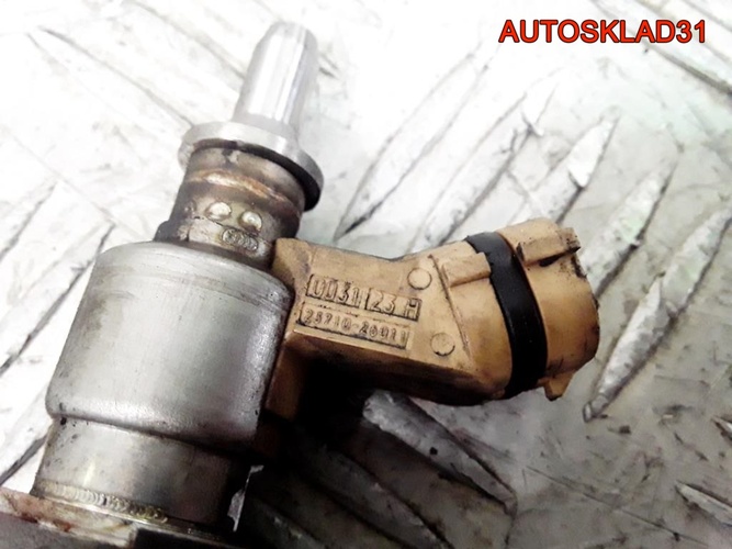 Форсунка дизельная Toyota Avensis 2 2371026011