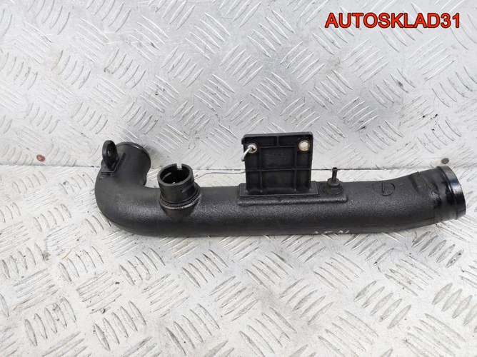 Патрубок интеркулера Audi A4 B5 8D0145840A