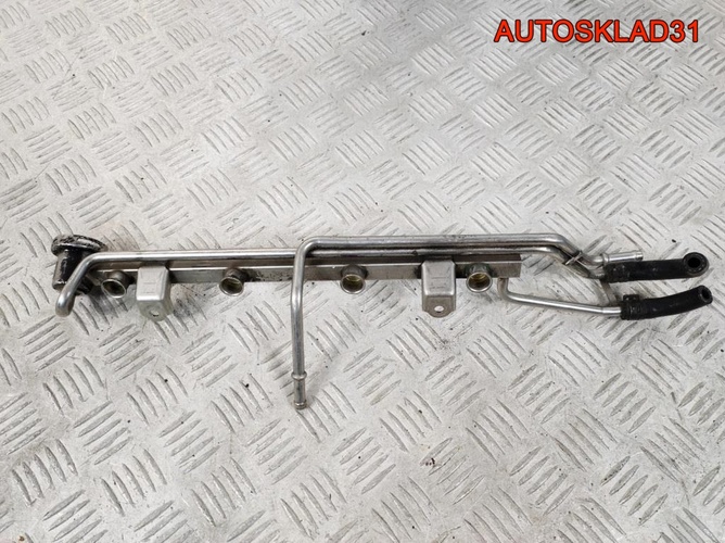 Рейка топливная VW Sharan 1,8 AWC 06A133681F