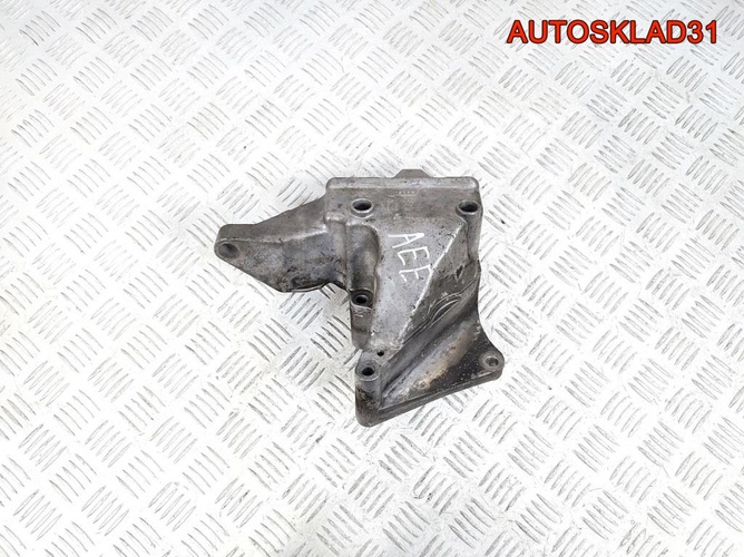 Кронштейн КПП Skoda Octavia A4 1,6 AEE 030199275A