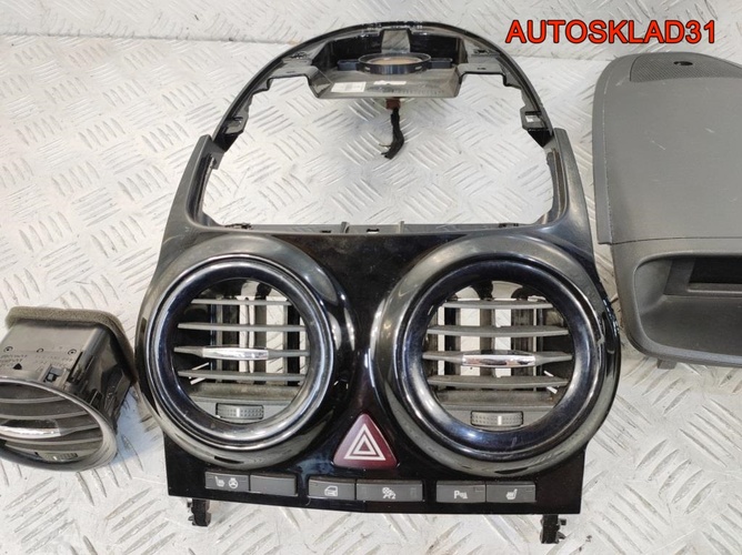 Накладка центральной консоли Opel Corsa D 13295122