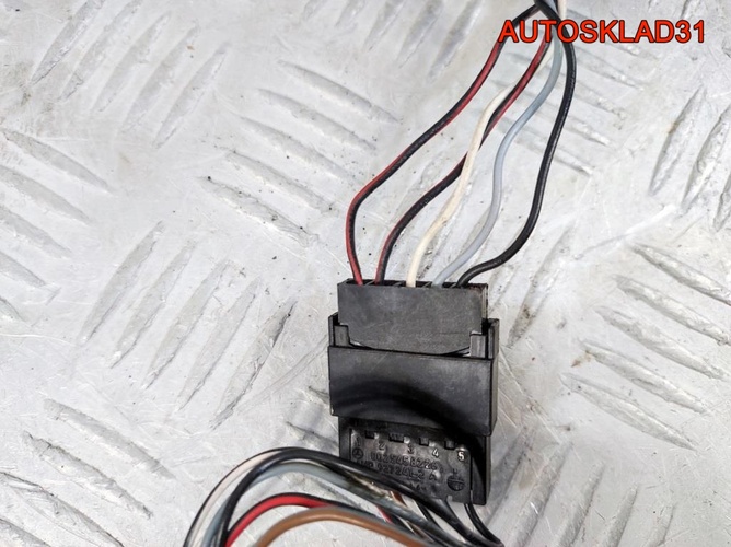 Зеркало левое Mercedes Benz C208 CLK A2088100176