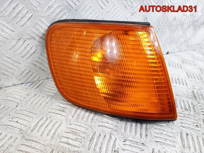 Указатель поворота правый жёлтый Audi 100 C4