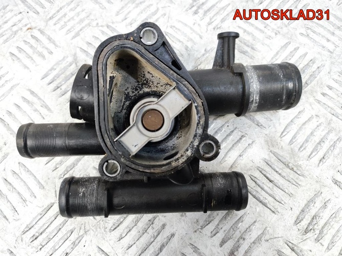 Корпус термостата Renault Laguna 3 F9Q 8200674366