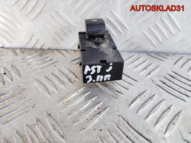 Кнопка стеклоподъемника Opel Astra J 13301888